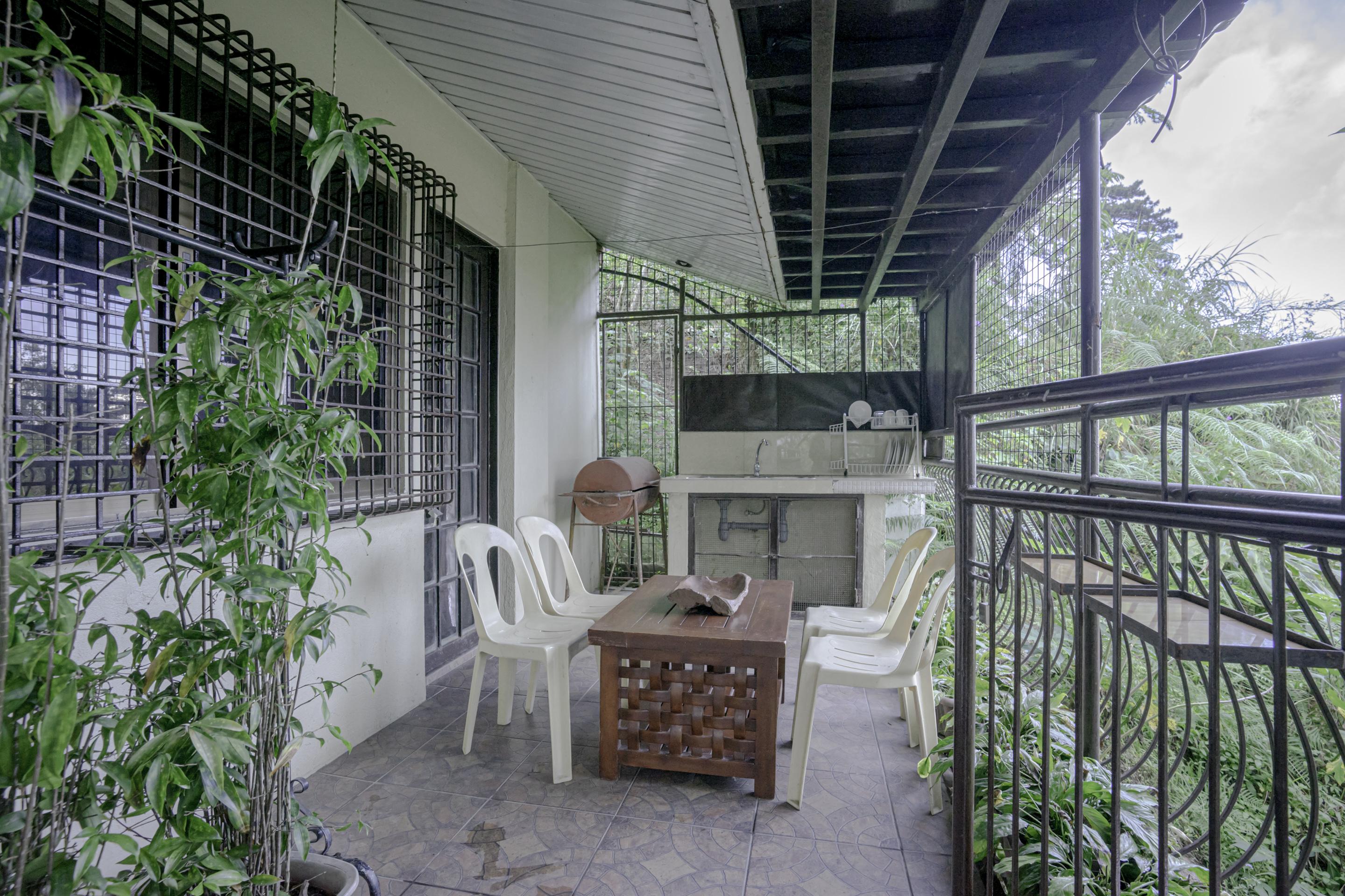 Oyo 760 Tiptop Vacation Homes Baguio City Екстериор снимка